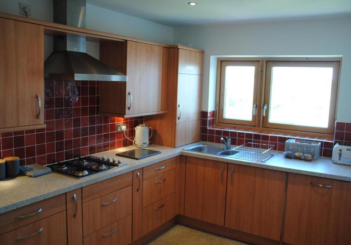Executive 3 Bed Apartment Абердин Экстерьер фото