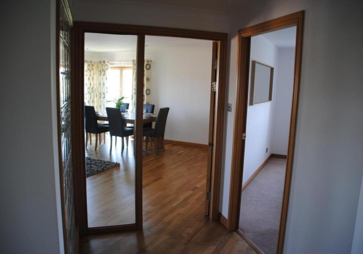 Executive 3 Bed Apartment Абердин Экстерьер фото